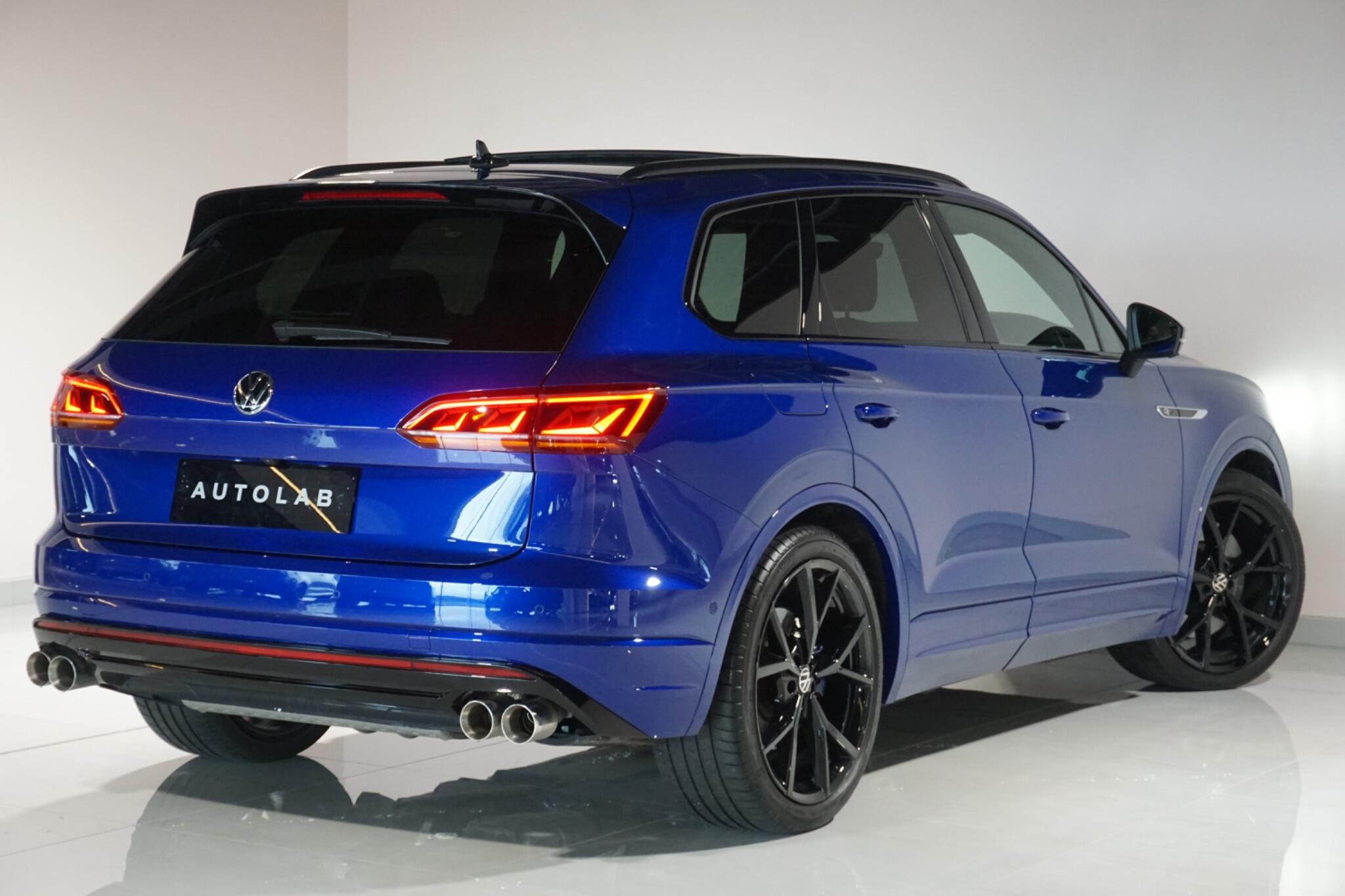 Volkswagen Touareg 3.0 V6 TSI eHybrid 14.3kWh R SUV 5dr Petrol Plug-in Hybrid Tiptronic 4Motion Euro 6 (s/s) (462 ps)